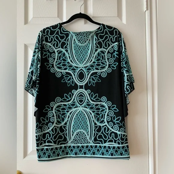 Plus size blouse - Picture 4 of 4